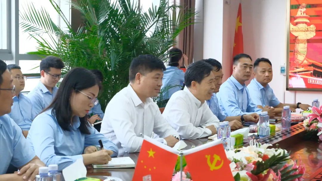 新密市委常委、政法委書記劉軍杰一行蒞臨榮盛科技集團(tuán)調(diào)研指導(dǎo)
